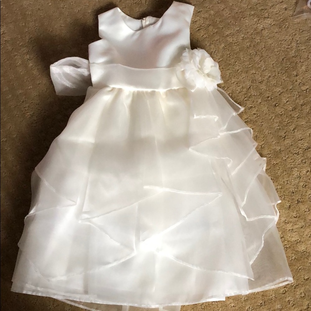 Brand new size 6 ivory flower dress